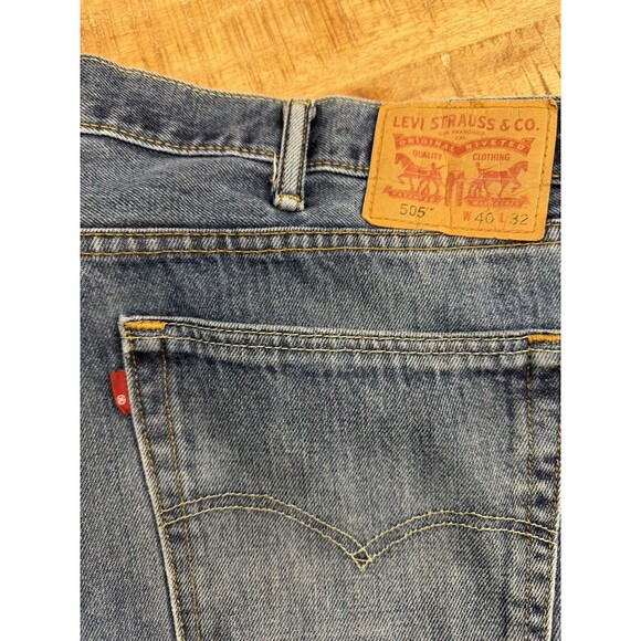 Levis 505 Jeans Mens 40x32 Fits (40x31) Medium Wash Straight Leg Stretch Denim - Picture 3 of 13